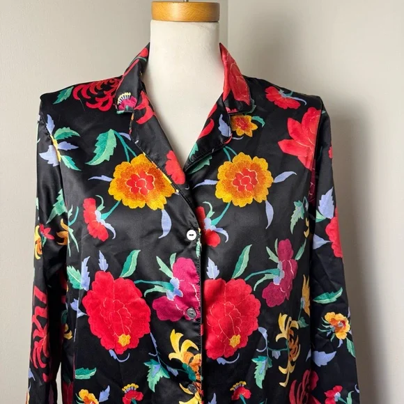 NATORI Floral 2 Piece Satin Long Sleeve Shirt & Pant Pajama Set BLACK / MEDIUM - Picture 2 of 14